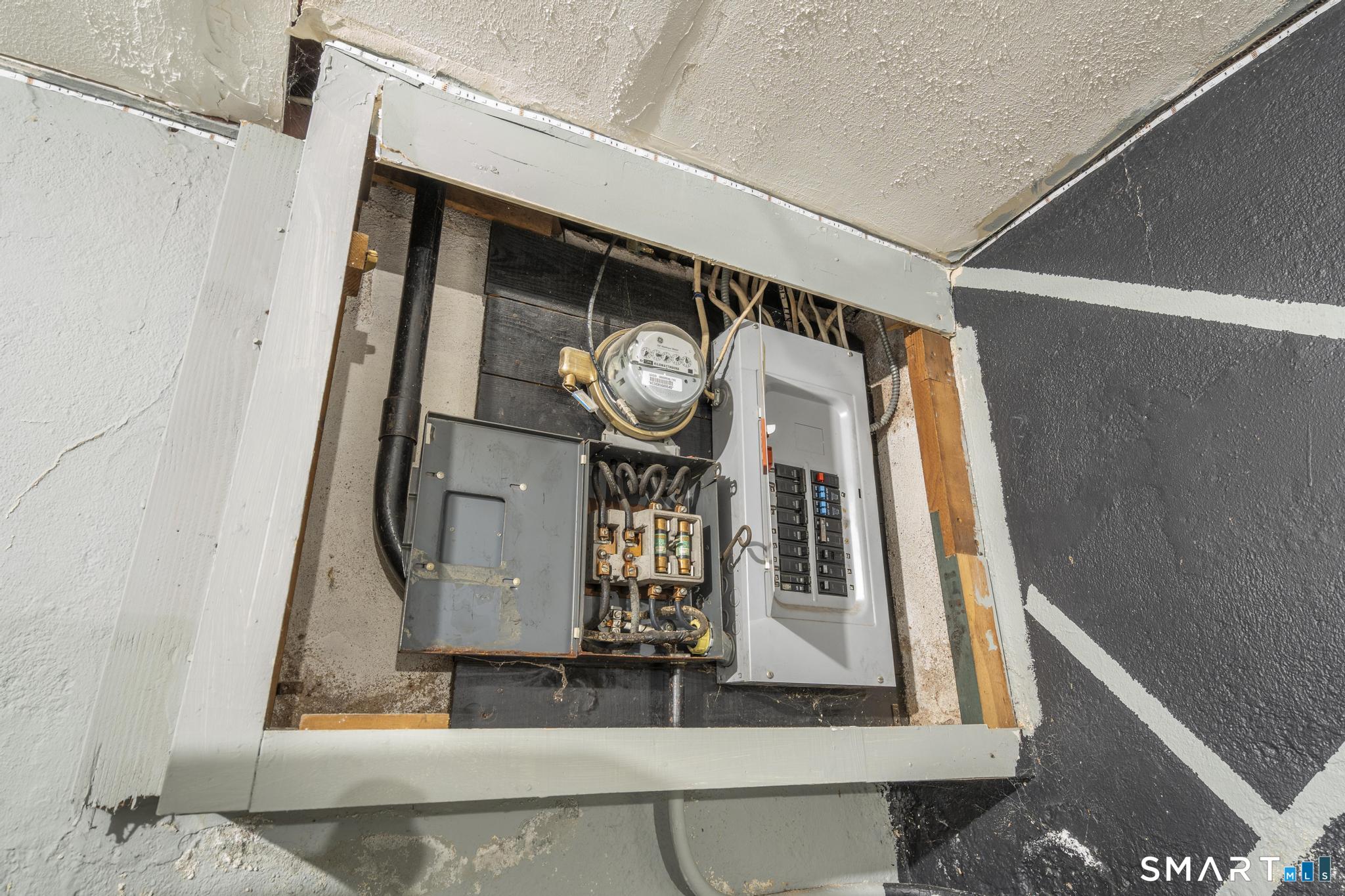 79 West Helen Street Hamden, CT 06514 - Photo 15 of 18 Antique electrical fused disconnect box