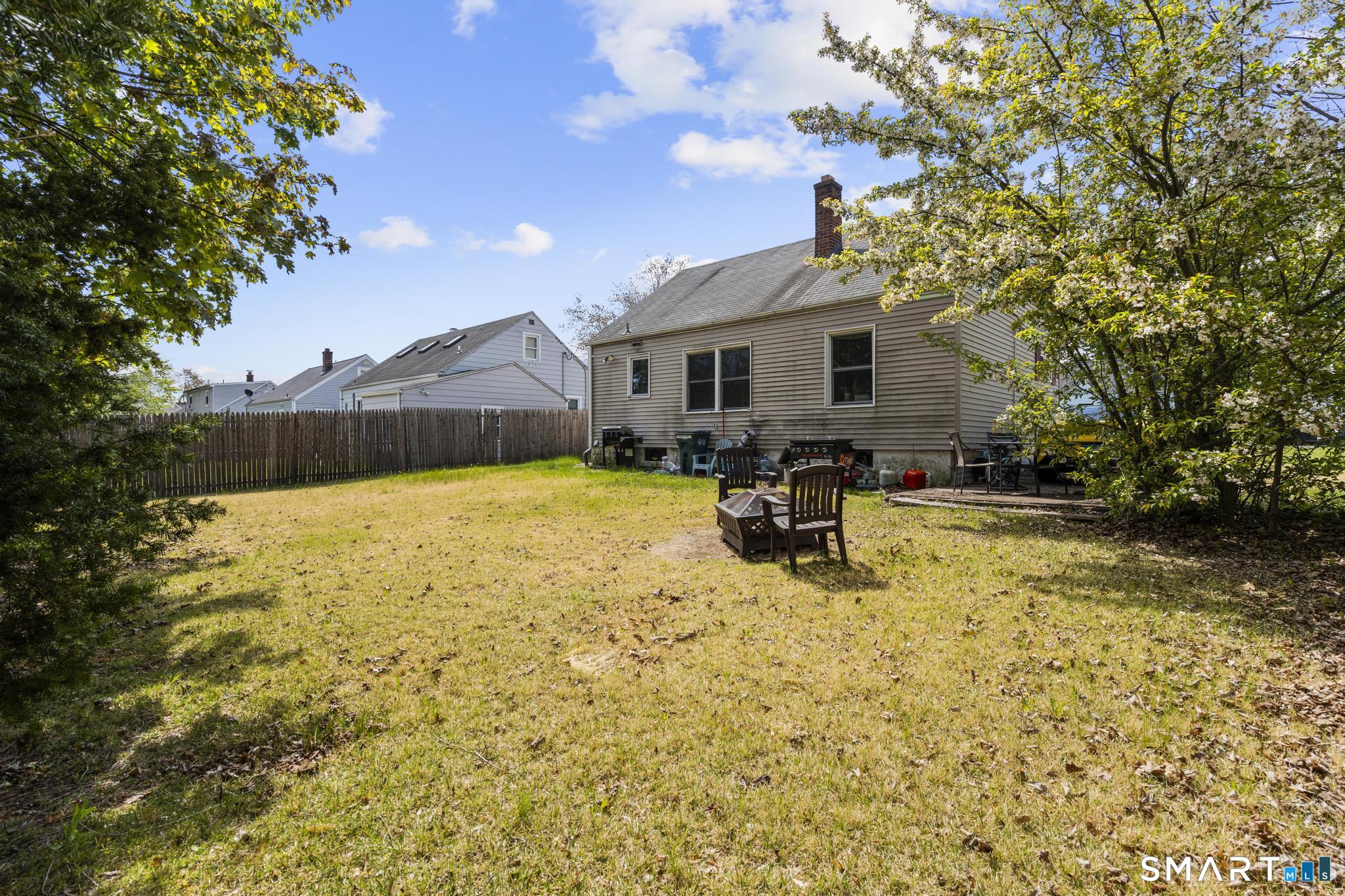 79 West Helen Street Hamden, CT 06514 - Photo 17 of 18 Ample amount of yard space to host guest