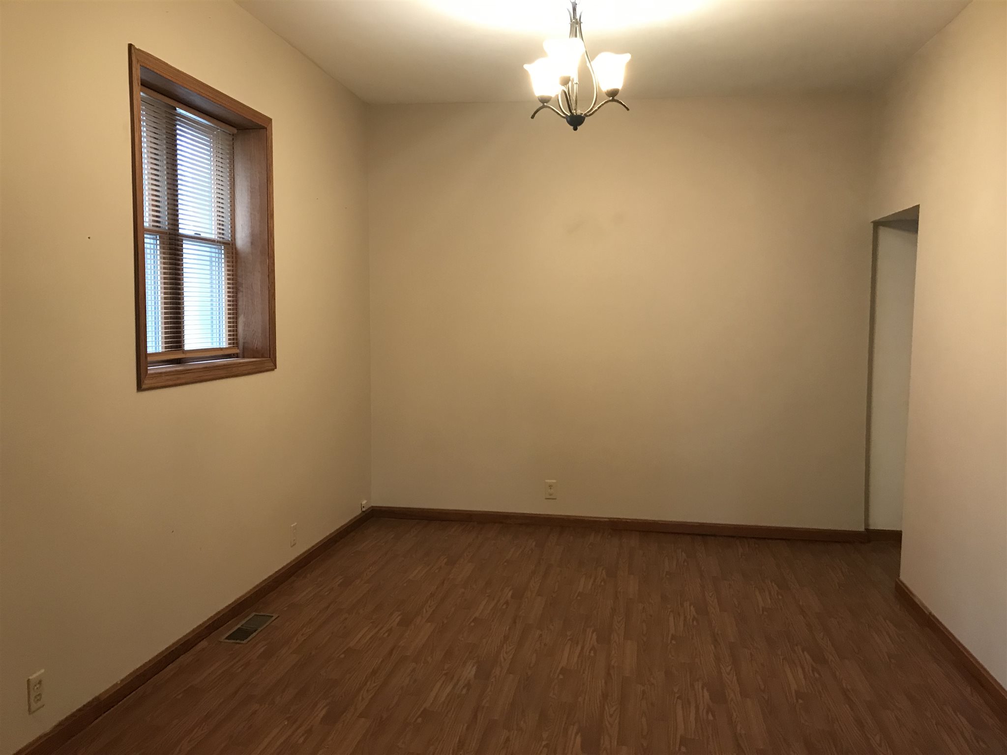 233 East Riverside Drive Peru, IN 46970 - Photo 4 of 12 Gallery Image 4