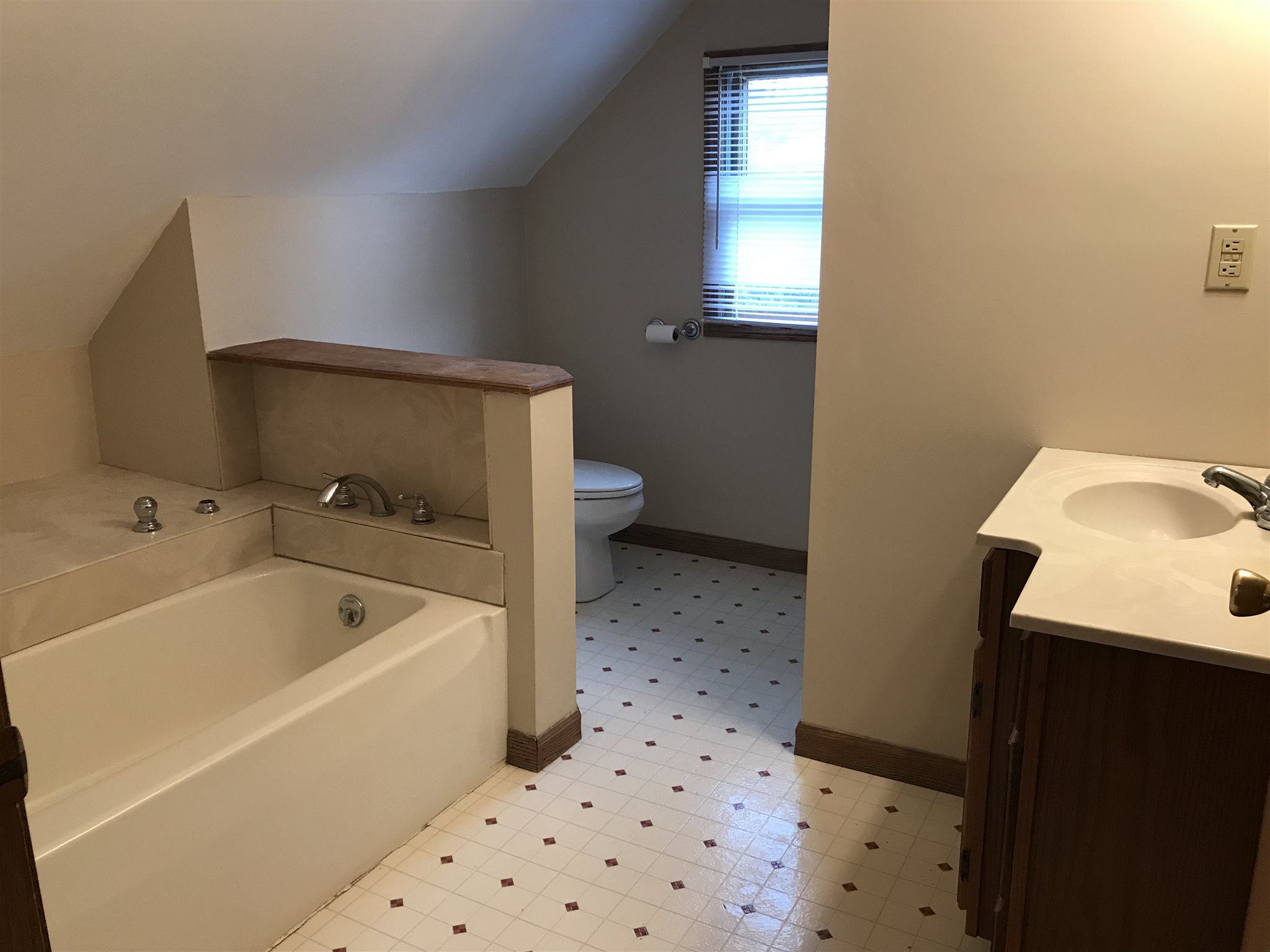 233 East Riverside Drive Peru, IN 46970 - Photo 10 of 12 Gallery Image 10