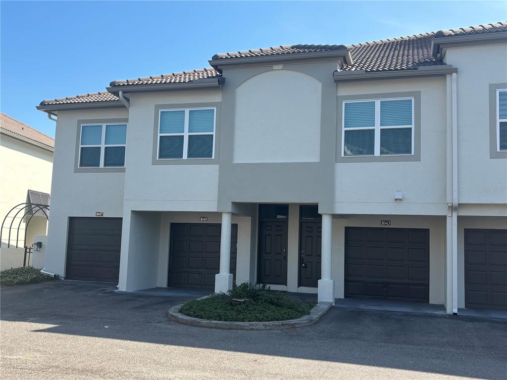 1043 Normandy Trace Road Tampa, FL 33602 - Photo 2 of 29