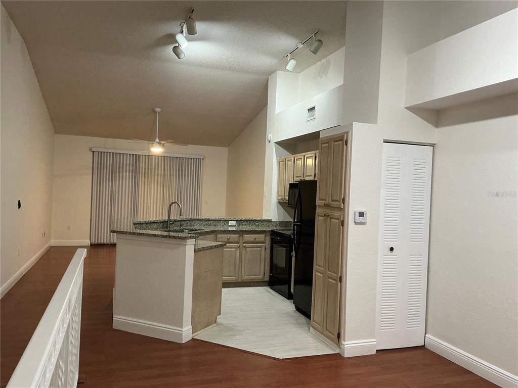 1043 Normandy Trace Road Tampa, FL 33602 - Photo 8 of 29