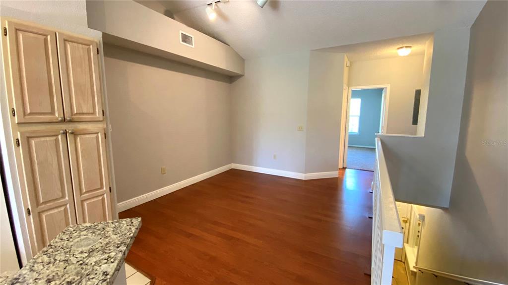 1043 Normandy Trace Road Tampa, FL 33602 - Photo 9 of 29