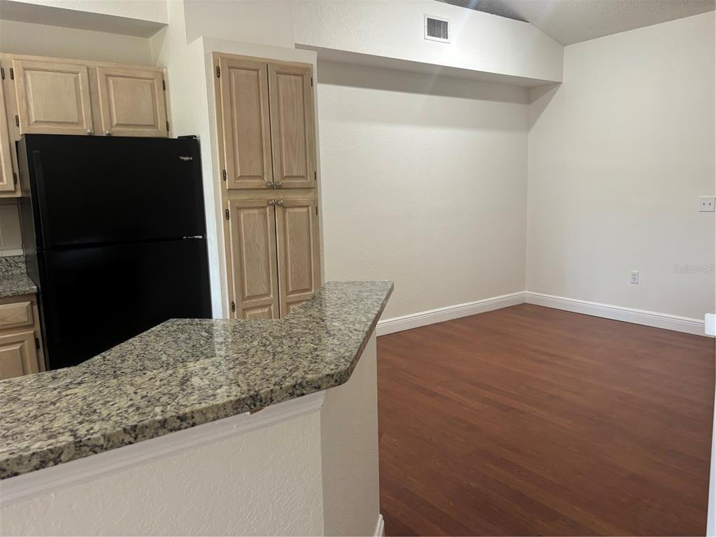 1043 Normandy Trace Road Tampa, FL 33602 - Photo 10 of 29