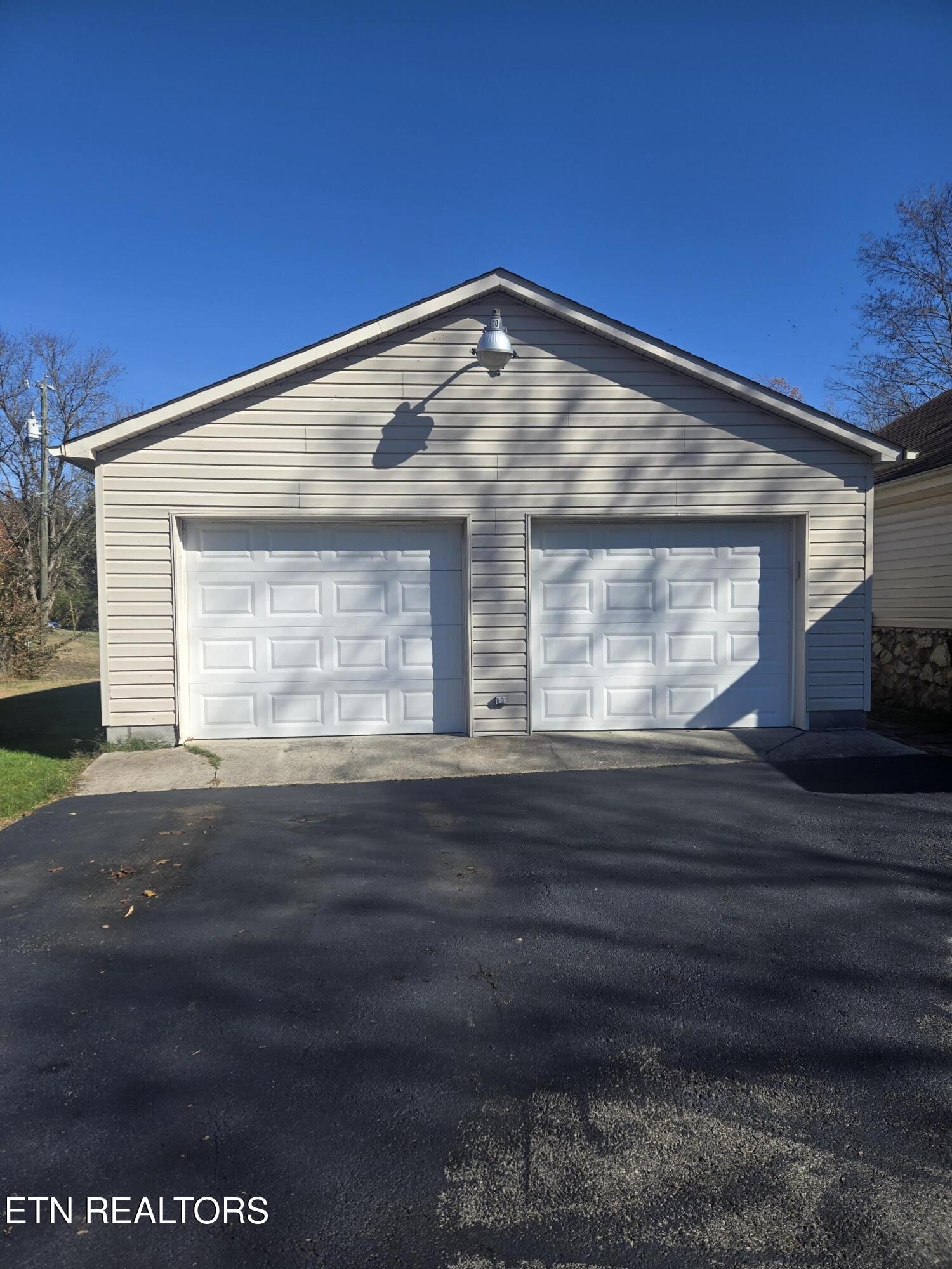 152 Batley Loop Road Clinton, TN 37716 - Photo 4 of 13