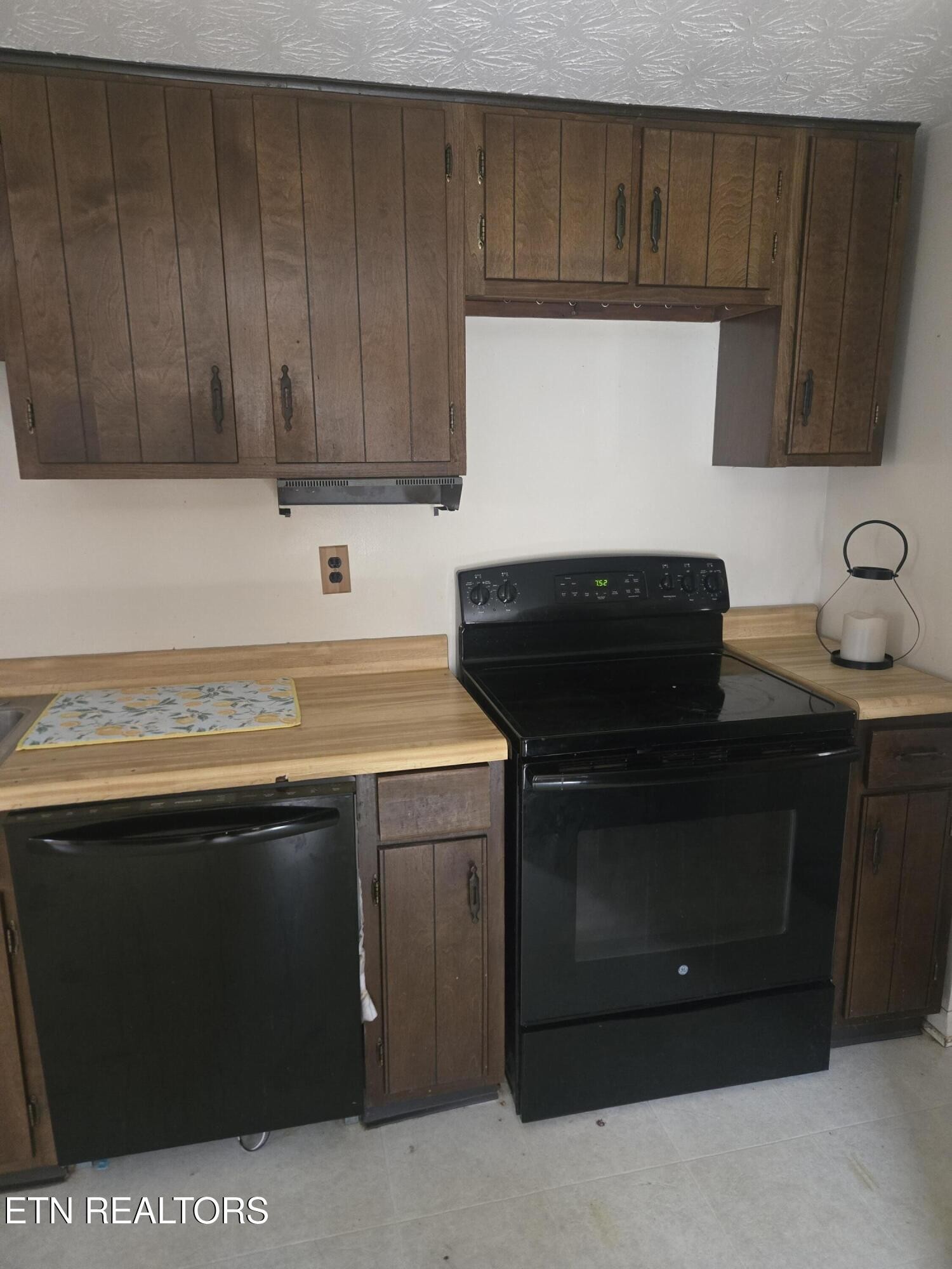 152 Batley Loop Road Clinton, TN 37716 - Photo 9 of 13