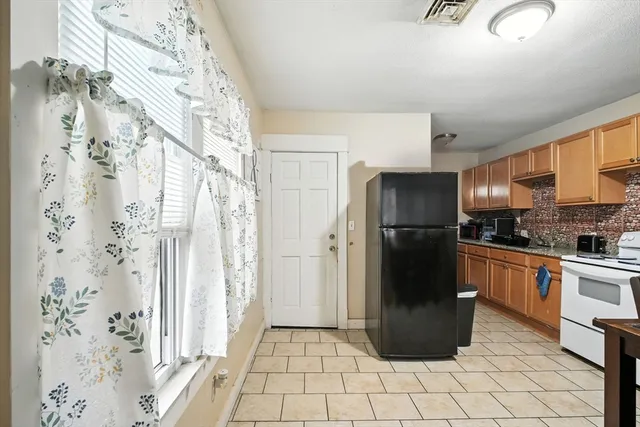 $399,000 | 16-18 Haumont Terrace, Springfield, MA 01104