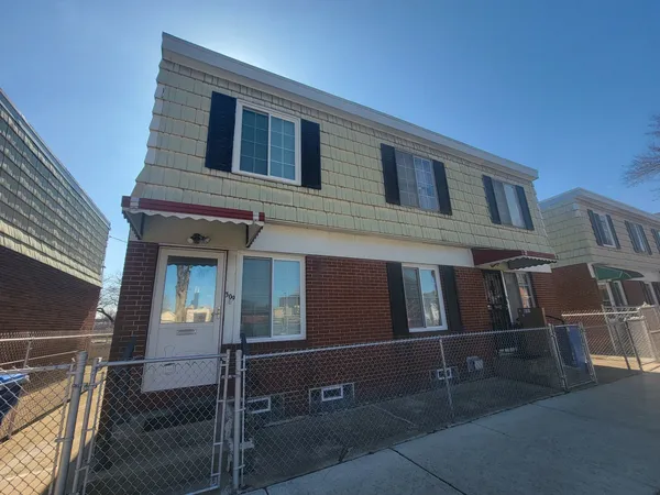 $1,800 | 309 West 24th Place, Unit TWHS, Chicago, IL 60616