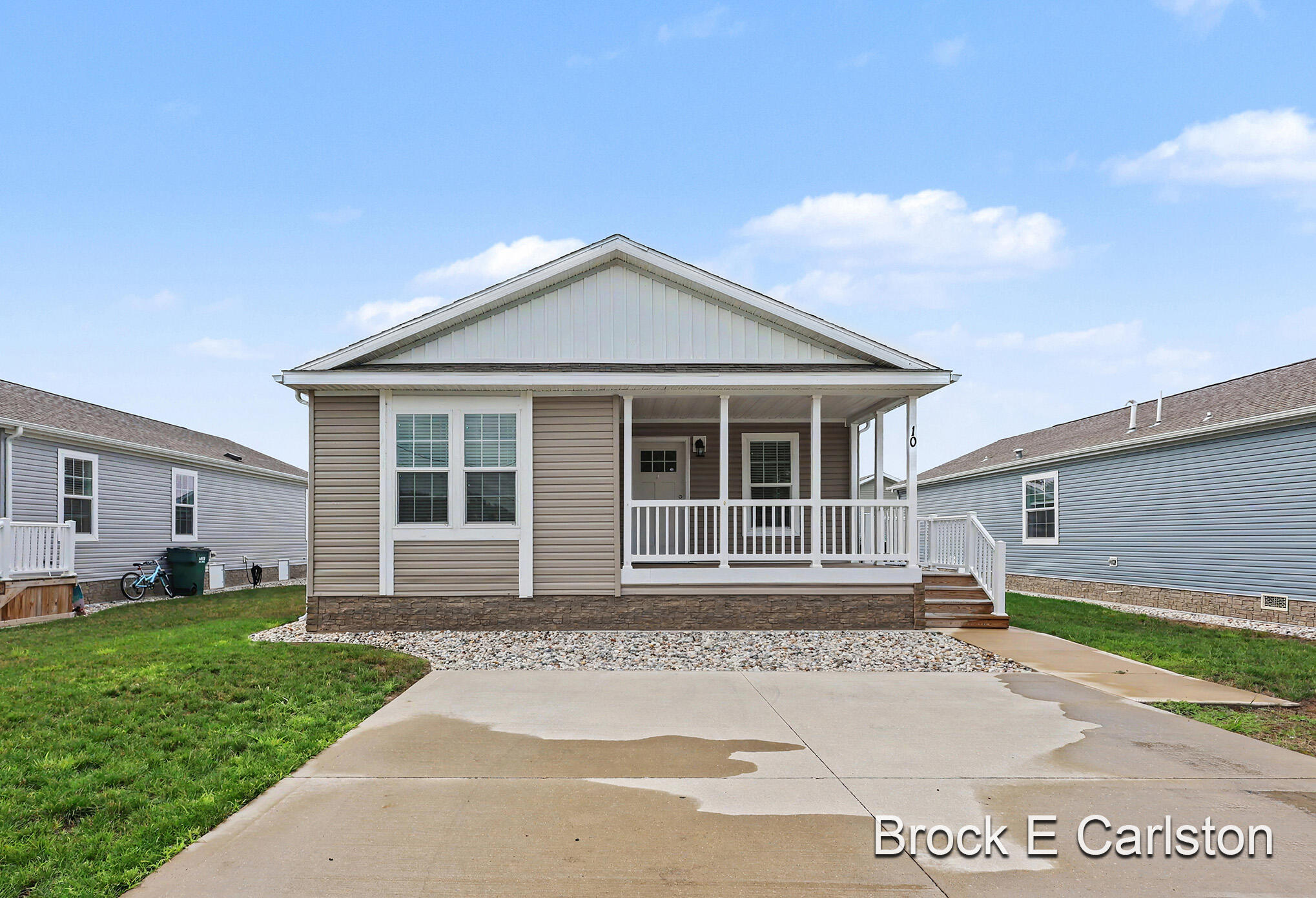 1283 East Ellis Road, Unit 10 Muskegon, MI 49441 - Photo 1 of 15 QJ1A3459