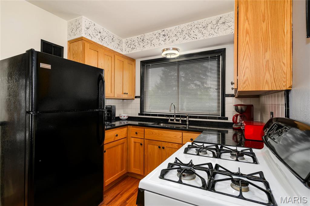 8038 MacKenzie Road St. Louis, MO 63123 - Photo 11 of 31 Gallery Image 11