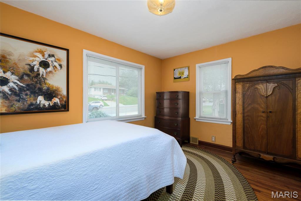8038 MacKenzie Road St. Louis, MO 63123 - Photo 14 of 31 Gallery Image 14