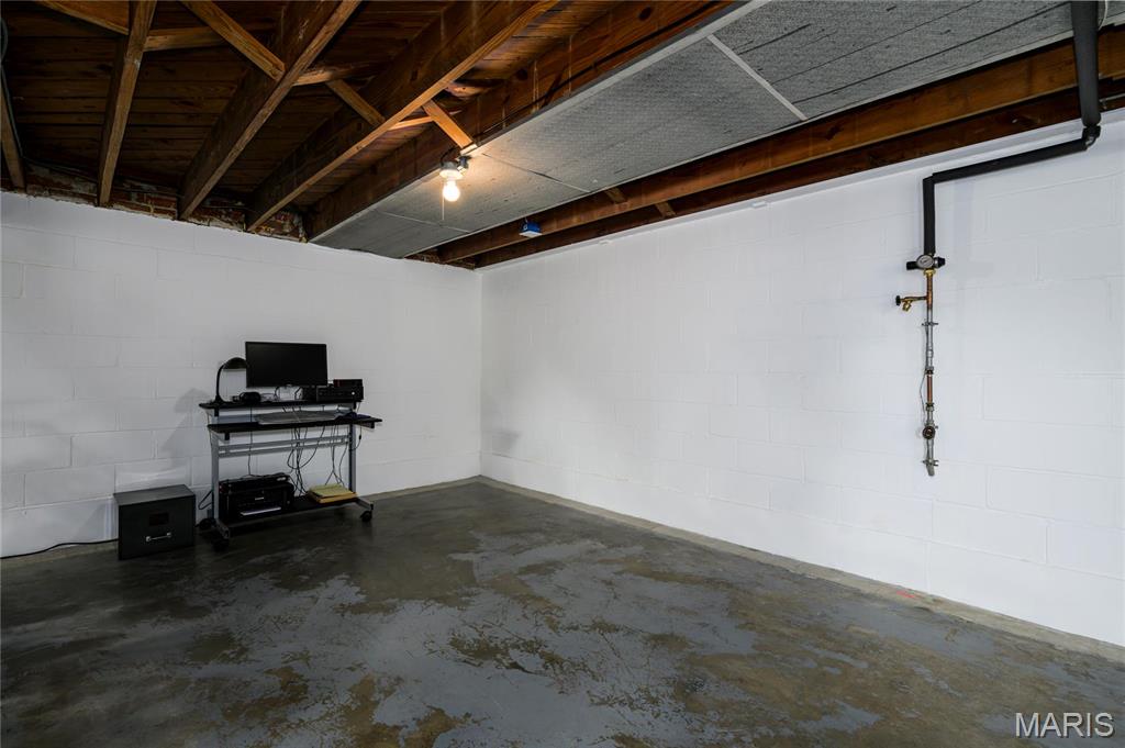 8038 MacKenzie Road St. Louis, MO 63123 - Photo 20 of 31 Gallery Image 20