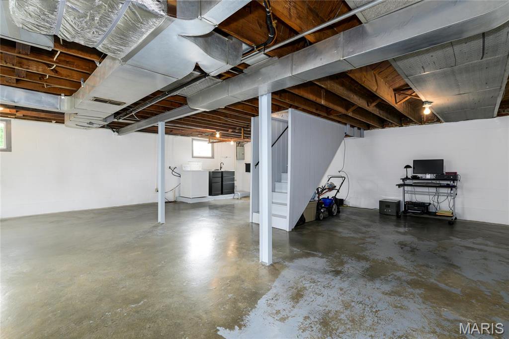 8038 MacKenzie Road St. Louis, MO 63123 - Photo 21 of 31 Gallery Image 21