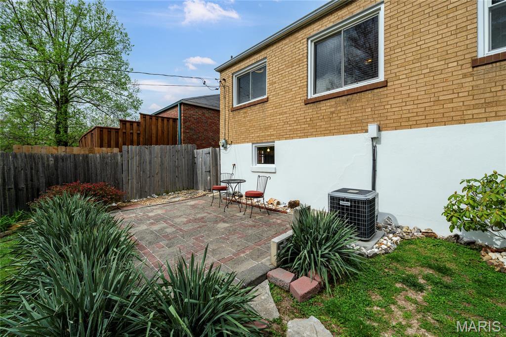 8038 MacKenzie Road St. Louis, MO 63123 - Photo 26 of 31 Gallery Image 26