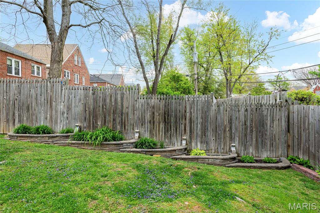 8038 MacKenzie Road St. Louis, MO 63123 - Photo 29 of 31 Gallery Image 29
