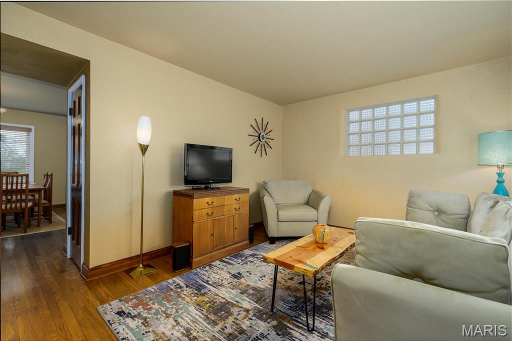8038 MacKenzie Road St. Louis, MO 63123 - Photo 5 of 31 Gallery Image 5