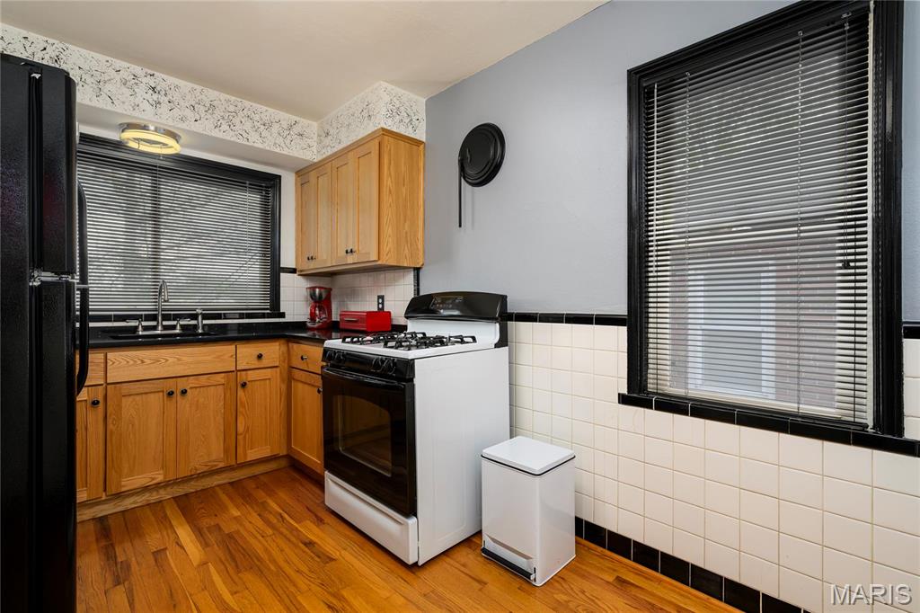 8038 MacKenzie Road St. Louis, MO 63123 - Photo 9 of 31 Gallery Image 9