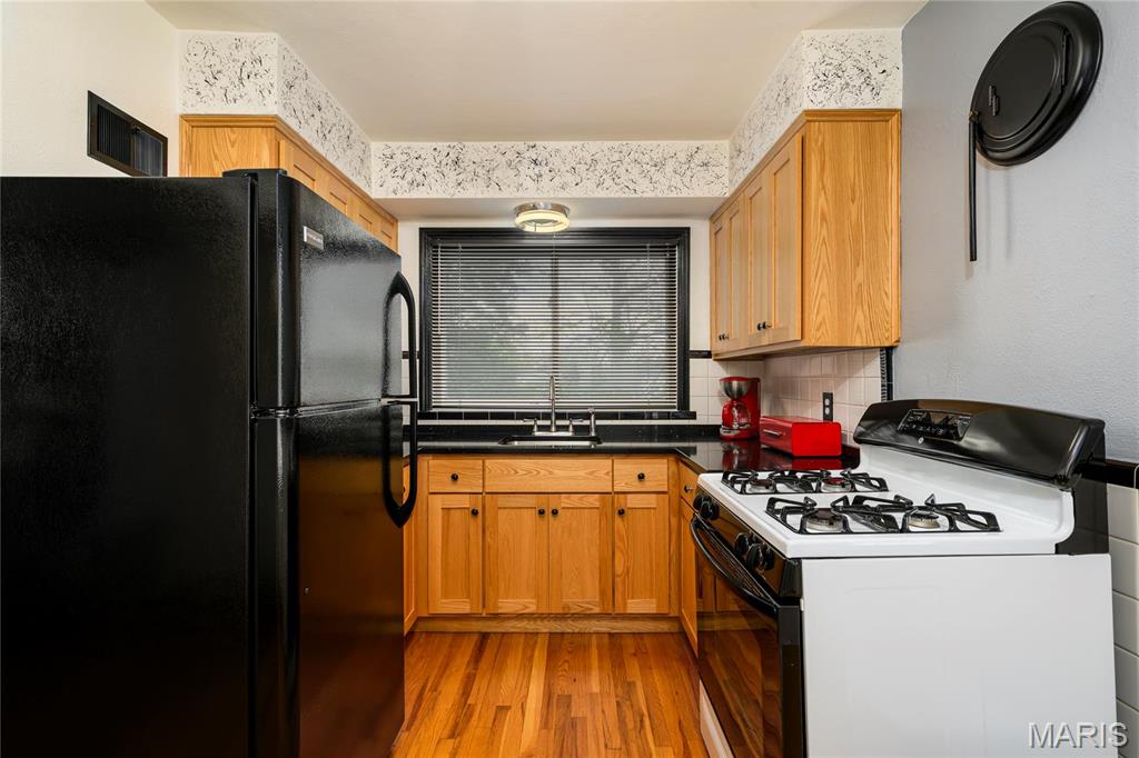 8038 MacKenzie Road St. Louis, MO 63123 - Photo 10 of 31 Gallery Image 10