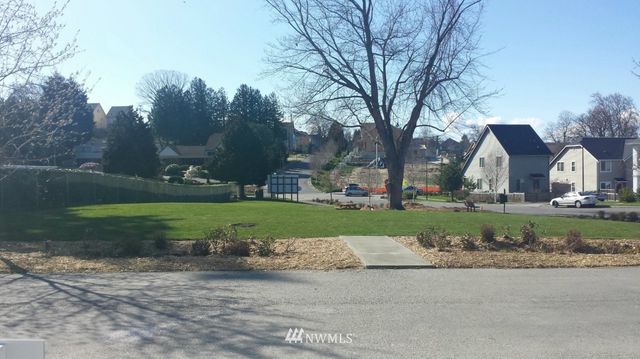 $379,990 | 6642 High Point Drive Southwest, Unit 28, Seattle, WA 98126