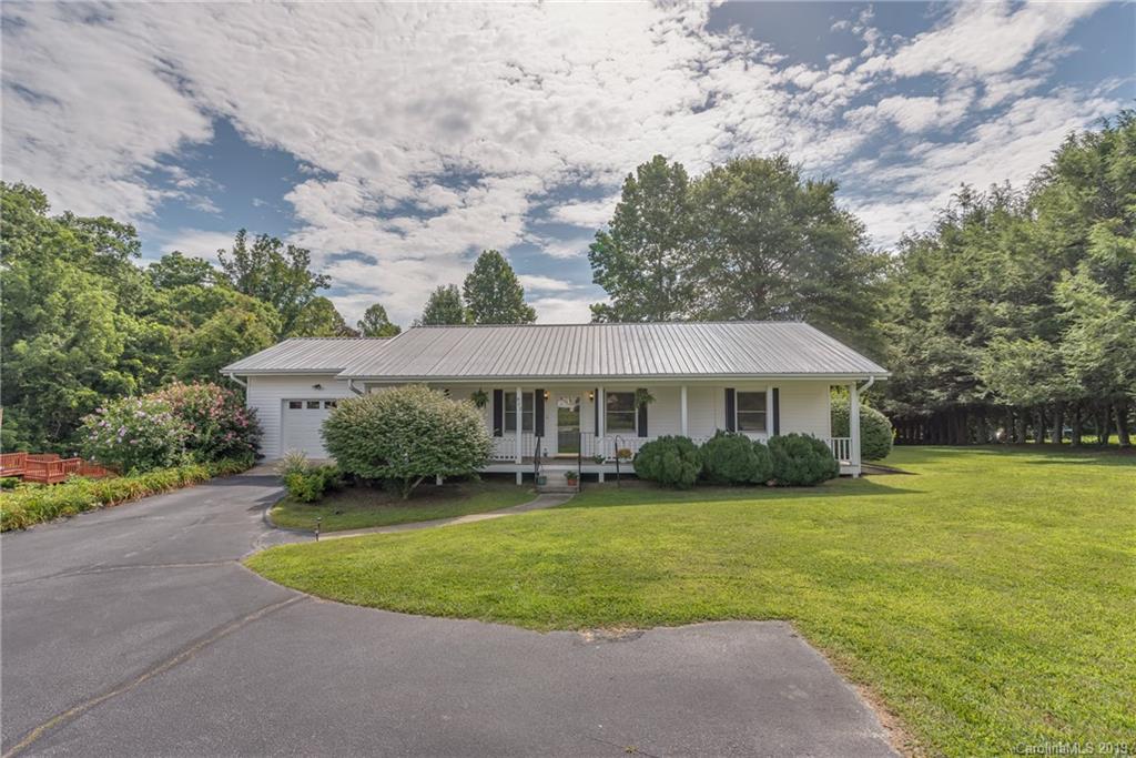 402 Ridge Road Hendersonville, NC 28792 - Photo 22 of 27 Gallery Image 22