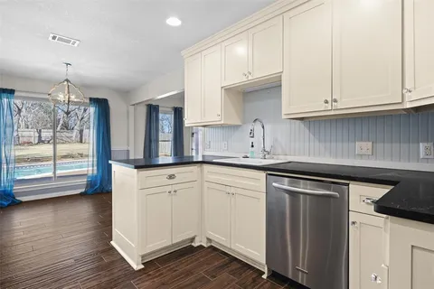 $340,000 | 1210 Brookfield Lane, Mansfield, TX 76063