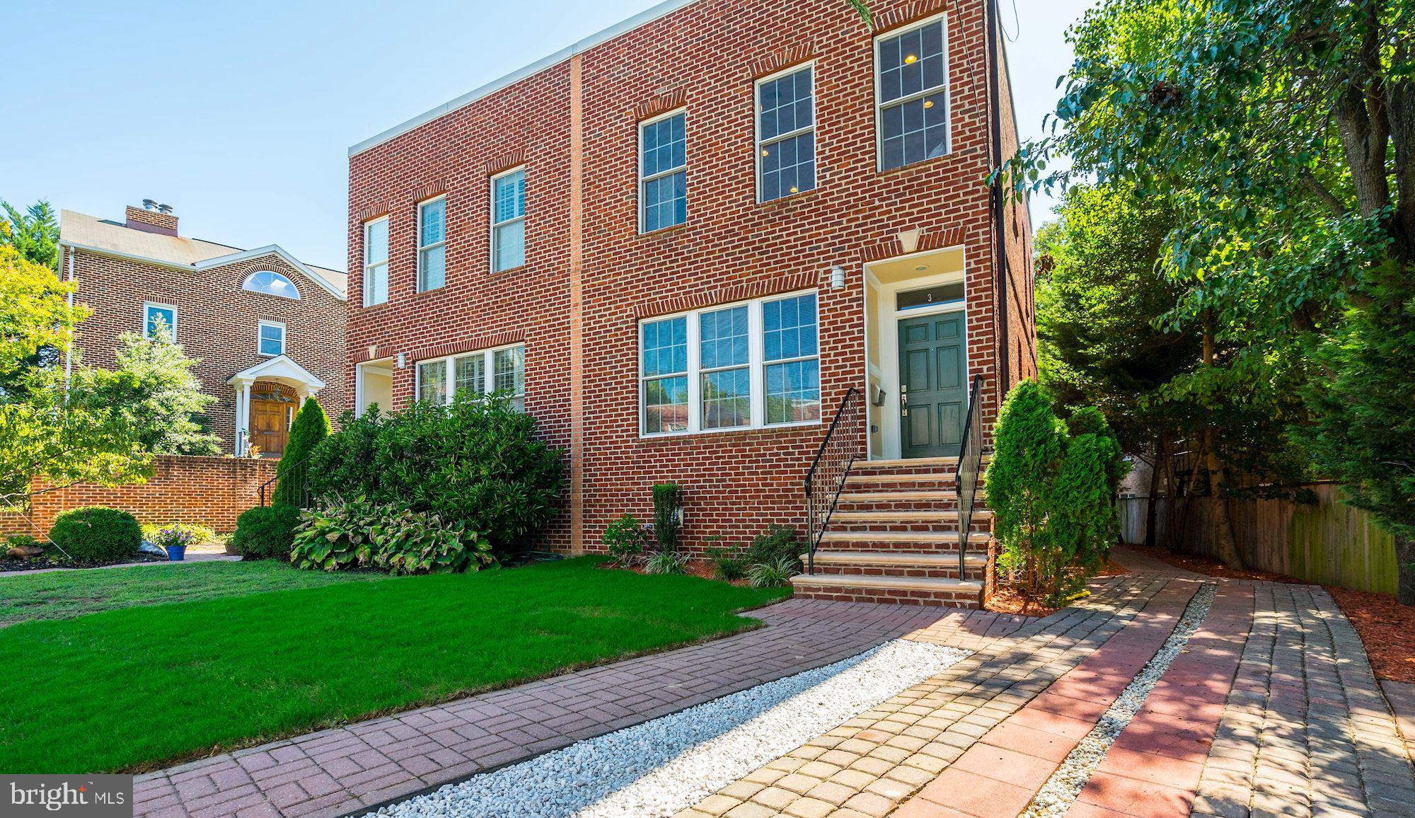3 Sunset Drive Alexandria, VA 22301 - Photo 2 of 47 a front view of a house with garden