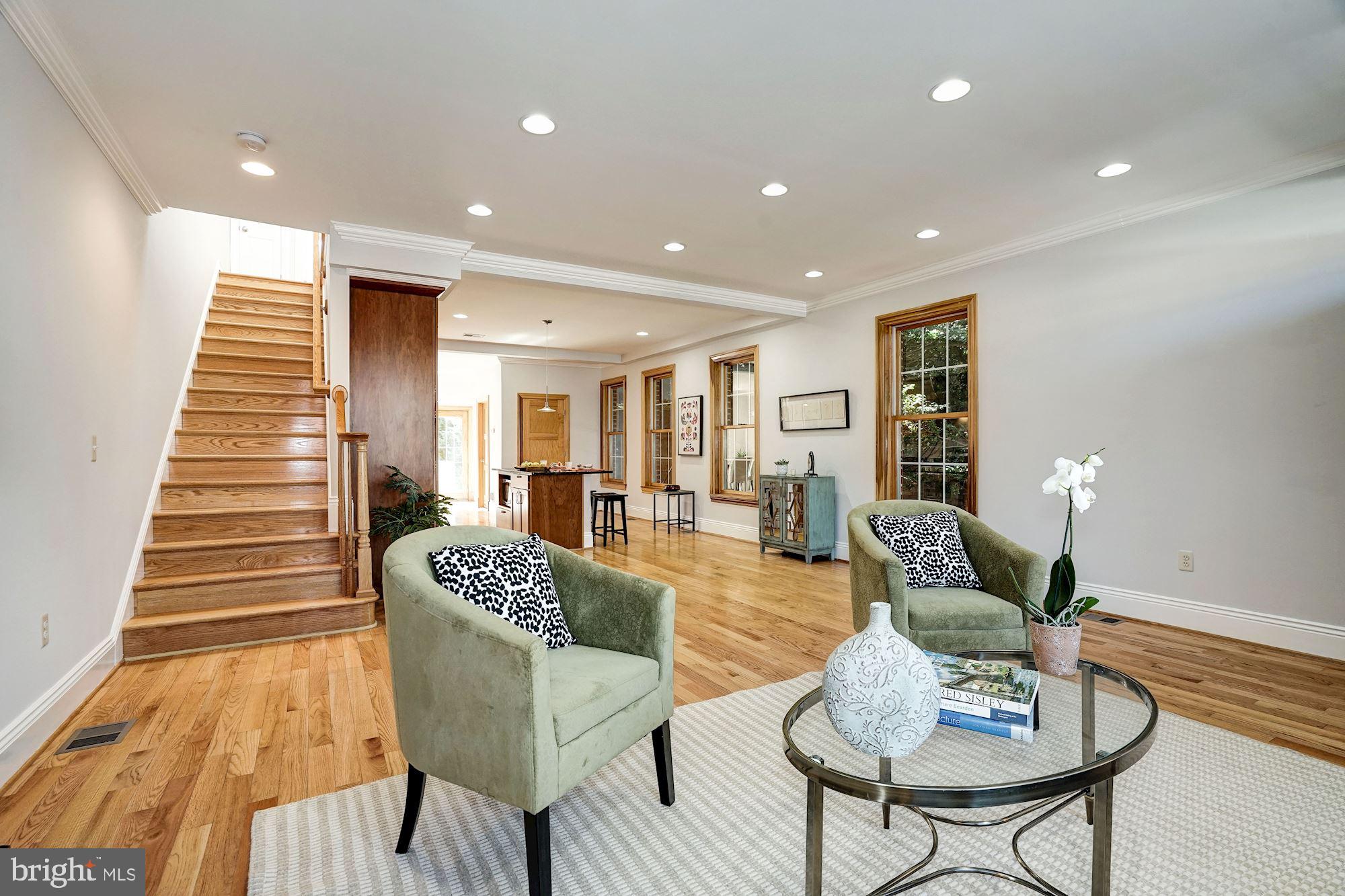 3 Sunset Drive Alexandria, VA 22301 - Photo 13 of 47 a living room with furniture and a wooden floor