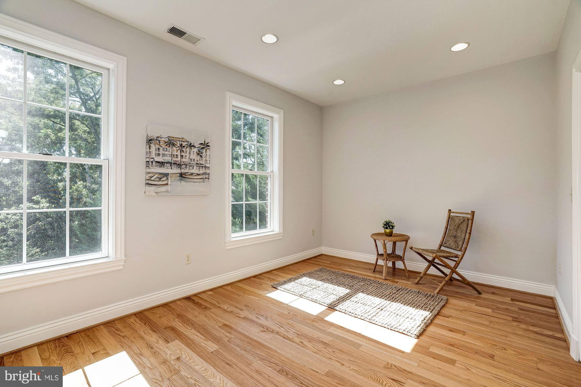 3 Sunset Drive Alexandria, VA 22301 - Photo 14 of 47 a workspace with wooden floor and a window