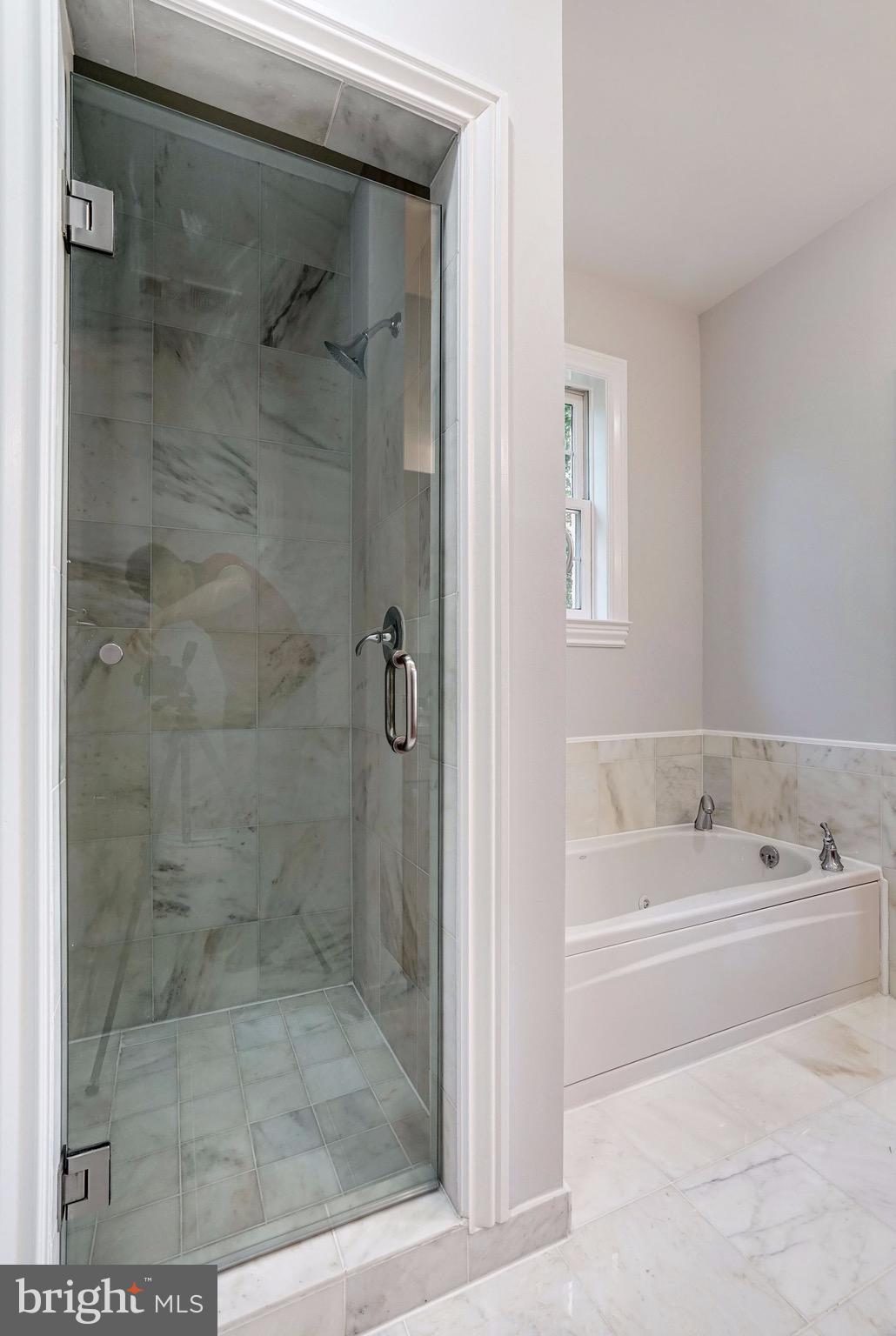 3 Sunset Drive Alexandria, VA 22301 - Photo 21 of 47 a bathroom with a bathtub and a shower