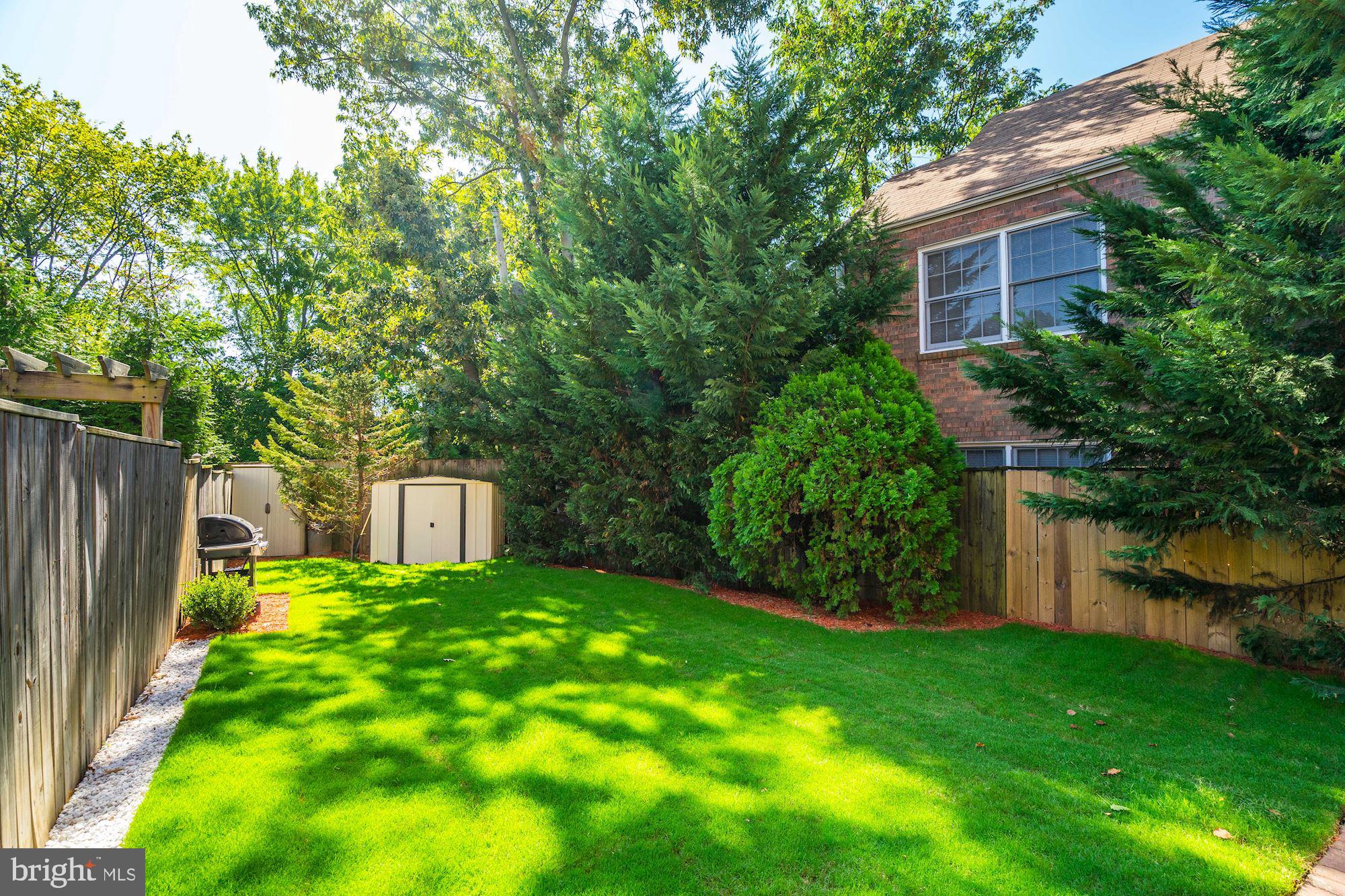 3 Sunset Drive Alexandria, VA 22301 - Photo 33 of 47 a view of a house with backyard and garden