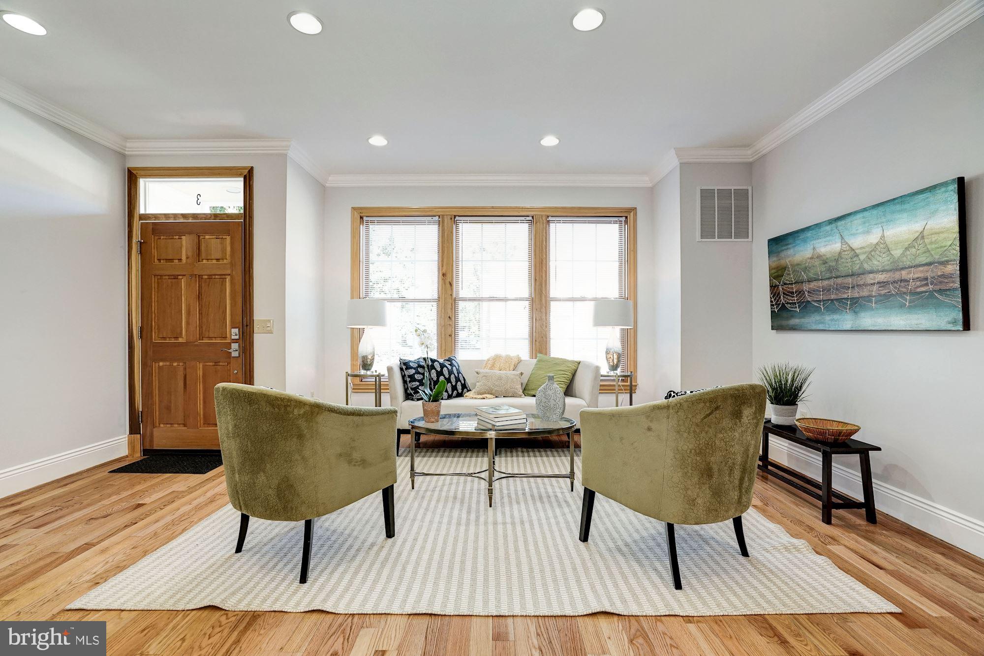3 Sunset Drive Alexandria, VA 22301 - Photo 6 of 47 a living room with furniture and a gate