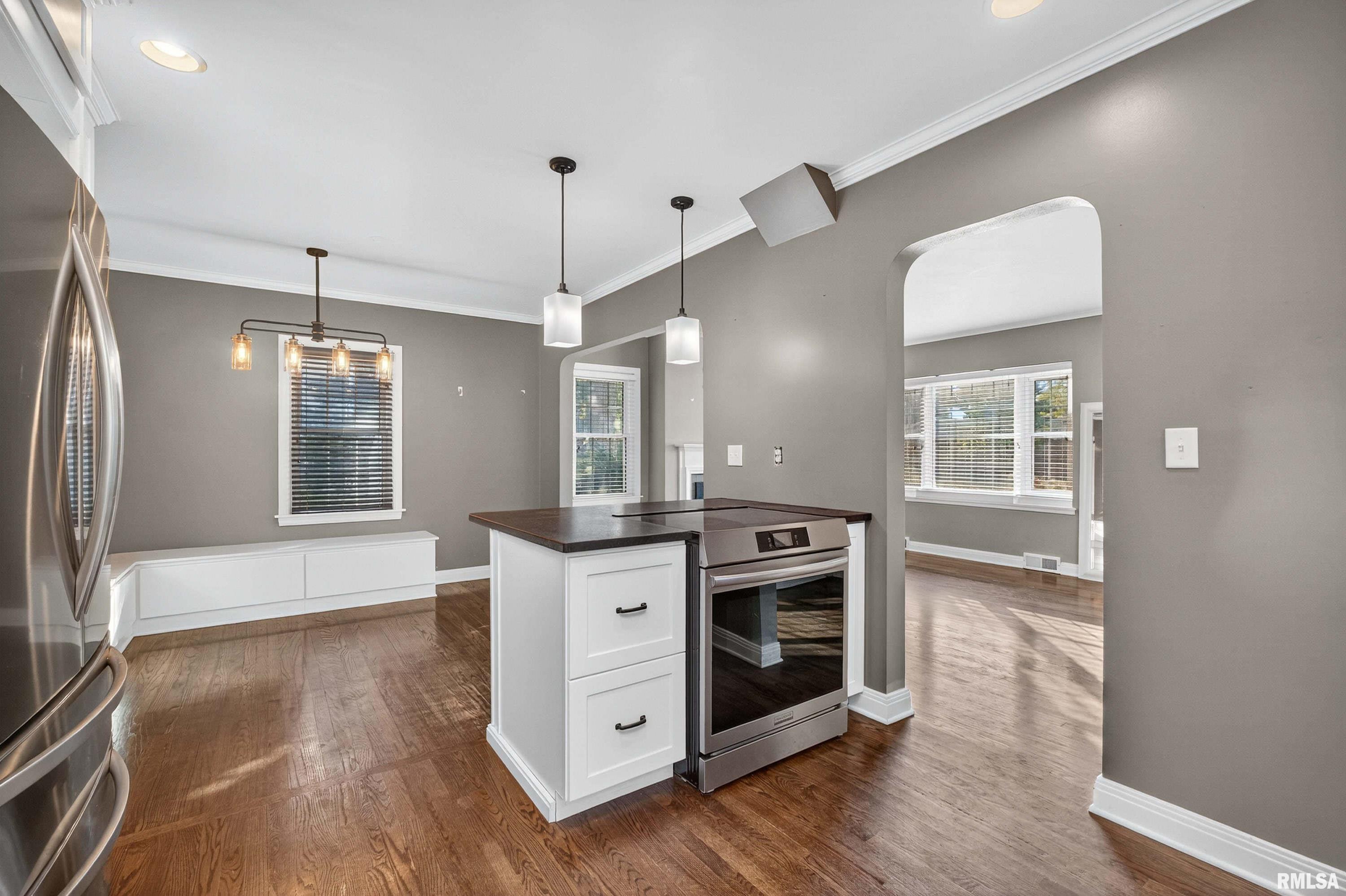 3418 Middle Road Davenport, IA 52803 - Photo 15 of 35 Gallery Image 15