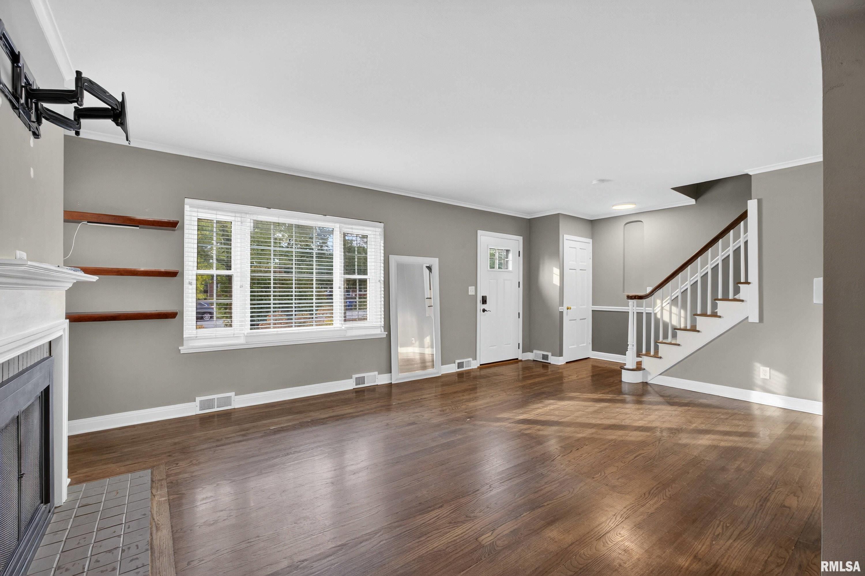 3418 Middle Road Davenport, IA 52803 - Photo 6 of 35 Gallery Image 6