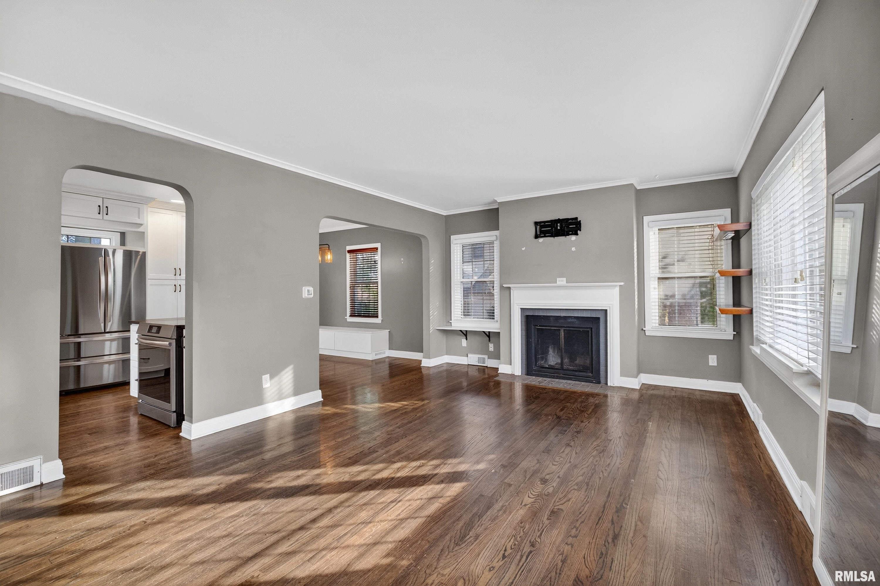 3418 Middle Road Davenport, IA 52803 - Photo 7 of 35 Gallery Image 7