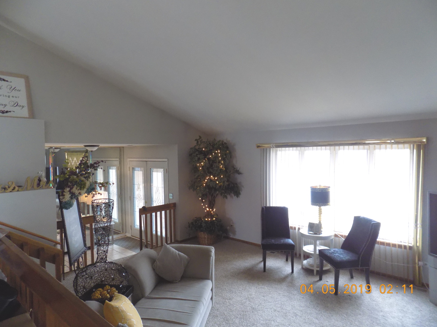 161 Red Barn Road Matteson, IL 60443 - Photo 6 of 10 a living room with furniture and wooden floor