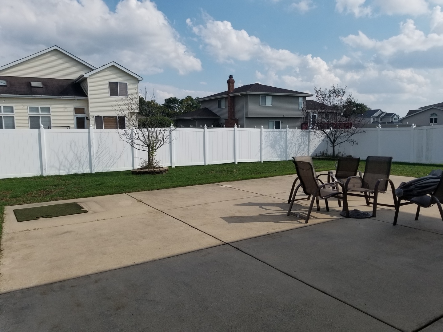 161 Red Barn Road Matteson, IL 60443 - Photo 9 of 10 a front view of house with yard and car parked