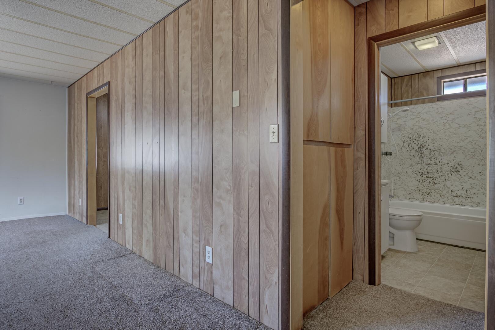 411 West Bridle Path Lane Payson, AZ 85541 - Photo 10 of 21 a bathroom with a toilet a sink and shower