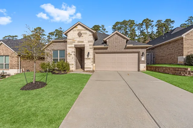 $310,000 | 544 Newcomb Hollow Drive, Conroe, TX 77304