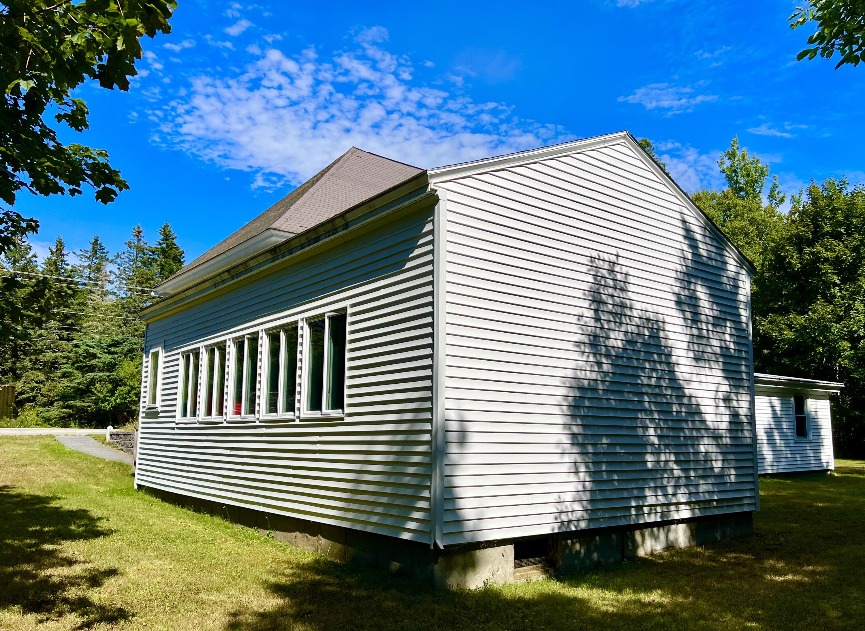 658 Tremont Road Tremont, ME 04612 - Photo 4 of 42 Exterior right side