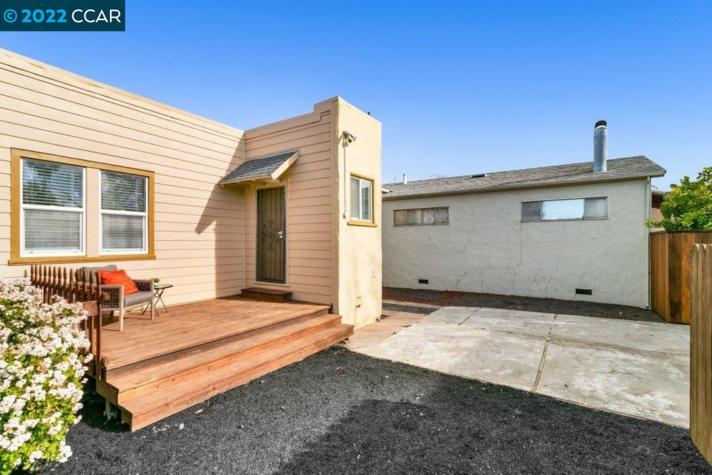 Undisclosed Address Richmond, CA 94801 - Photo 26 of 34 a backyard of a house