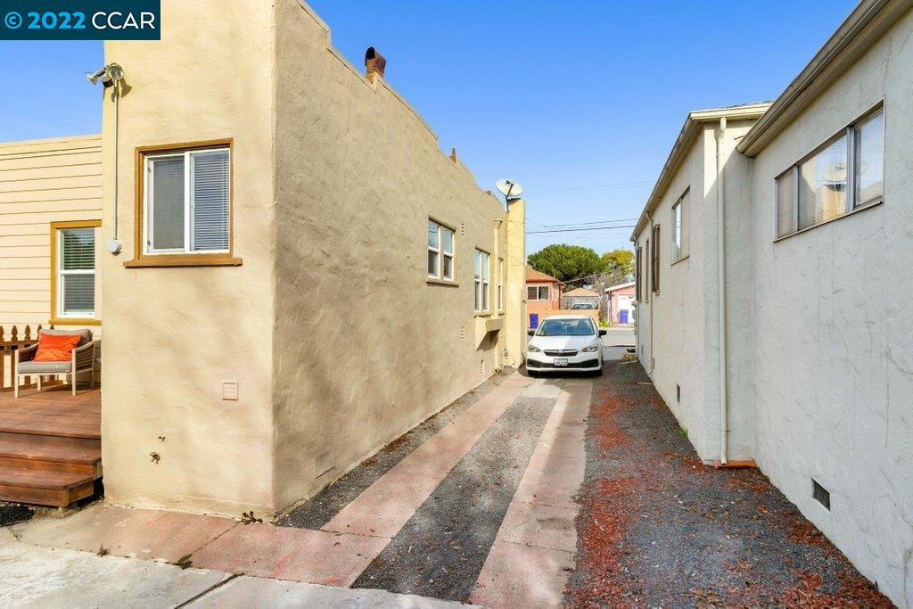 Undisclosed Address Richmond, CA 94801 - Photo 33 of 34 a view of a back yard of the house