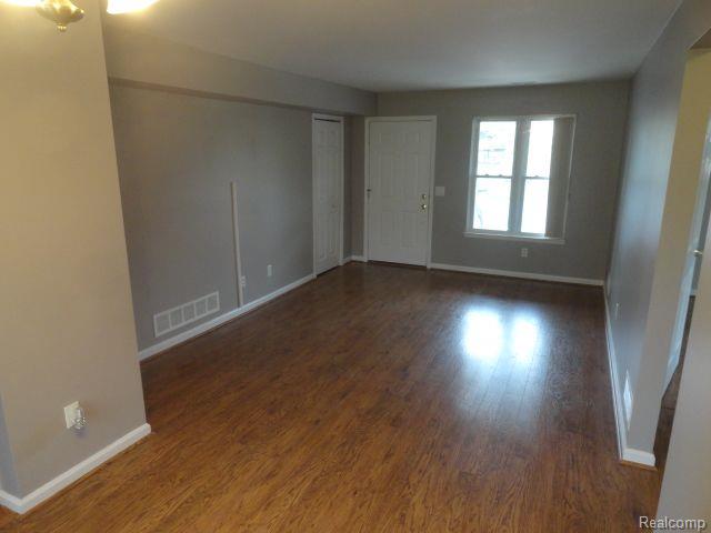 1656 Emerson Circle Rochester Hills, MI 48307 - Photo 2 of 8