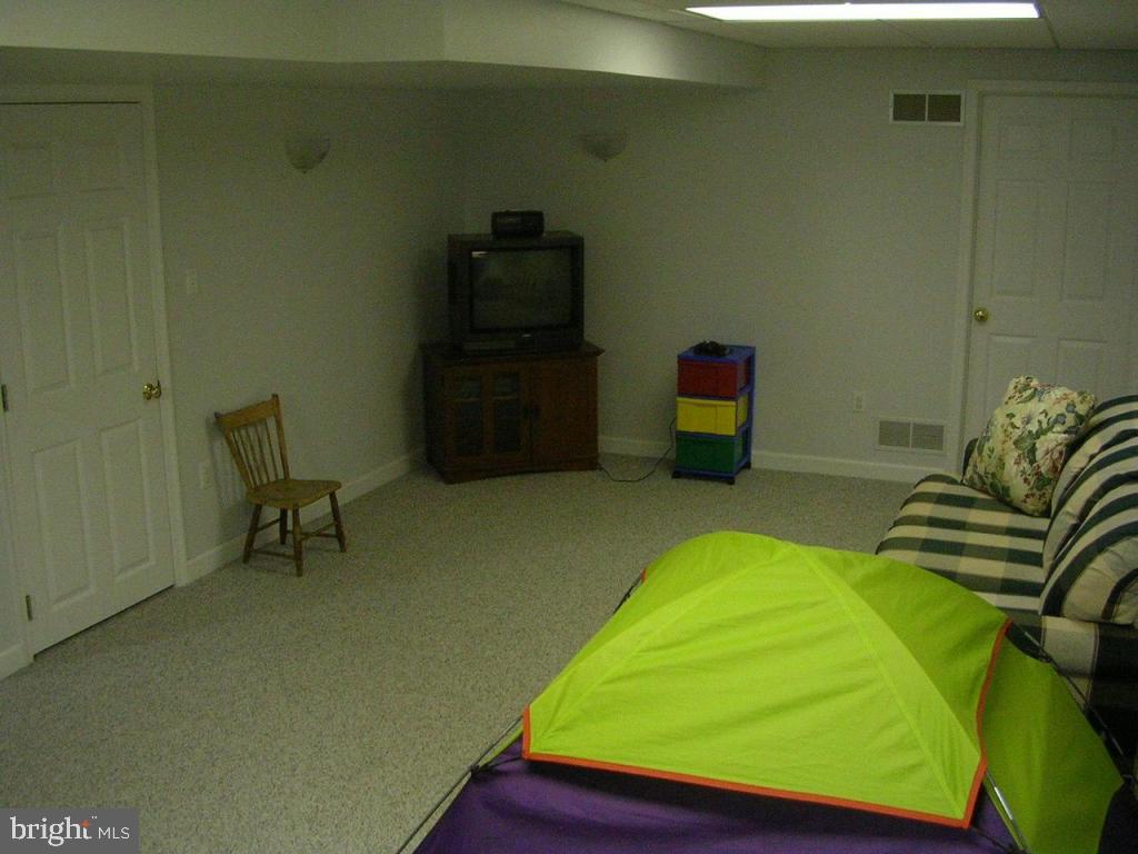 32 Sovereign Circle Lititz, PA 17543 - Photo 14 of 17