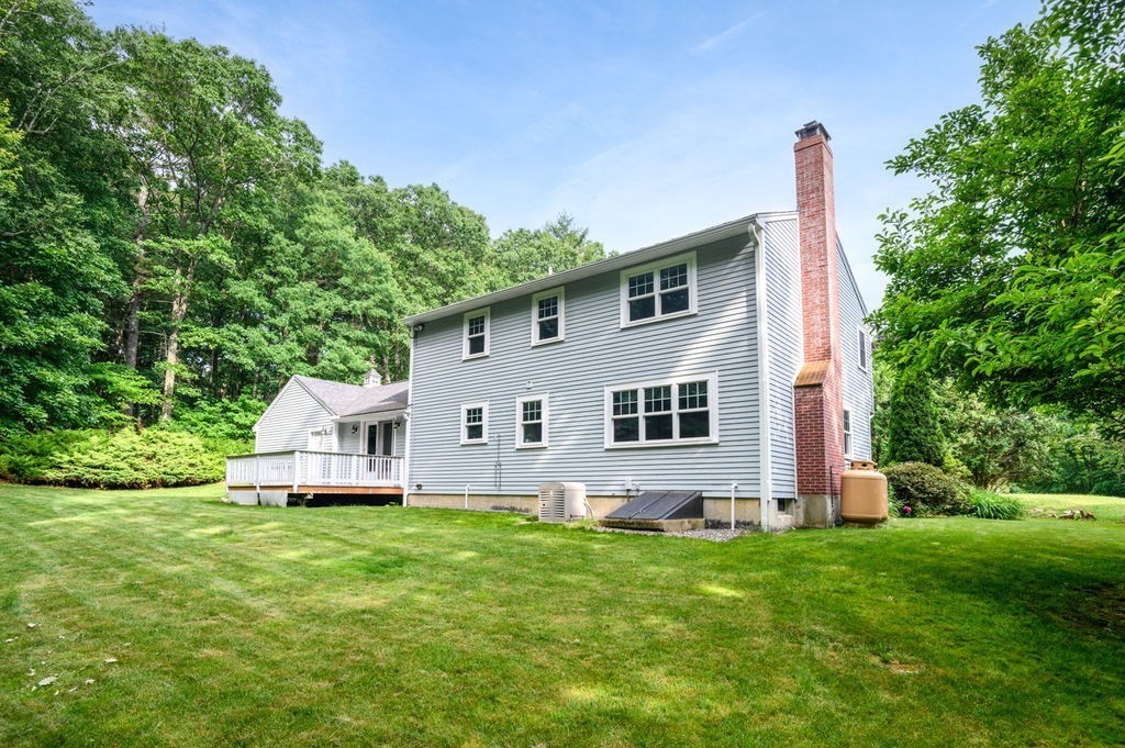 20 Longbrook Road Newbury, MA 01922 - Photo 33 of 41 a front view of house with yard and green space