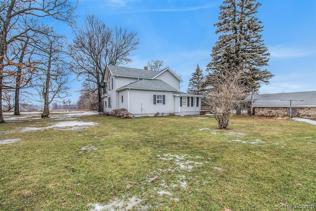 9345 Vernon Road Bancroft, MI 48414 - Photo 4 of 23