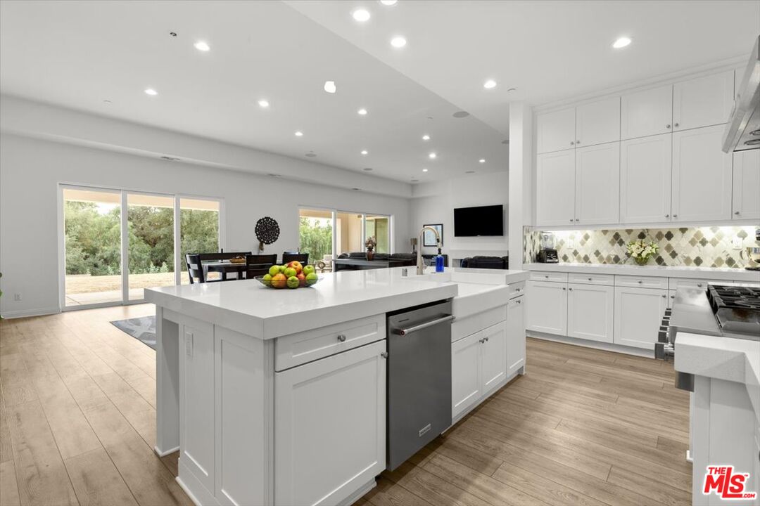 16373 Bay Brook Avenue Riverside, CA 92504 - Photo 11 of 27