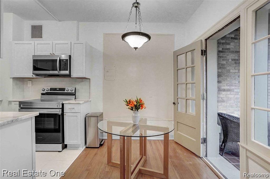 327 Southfield Road, Unit 2BN Birmingham, MI 48009 - Photo 11 of 28 DSC03810.jpg