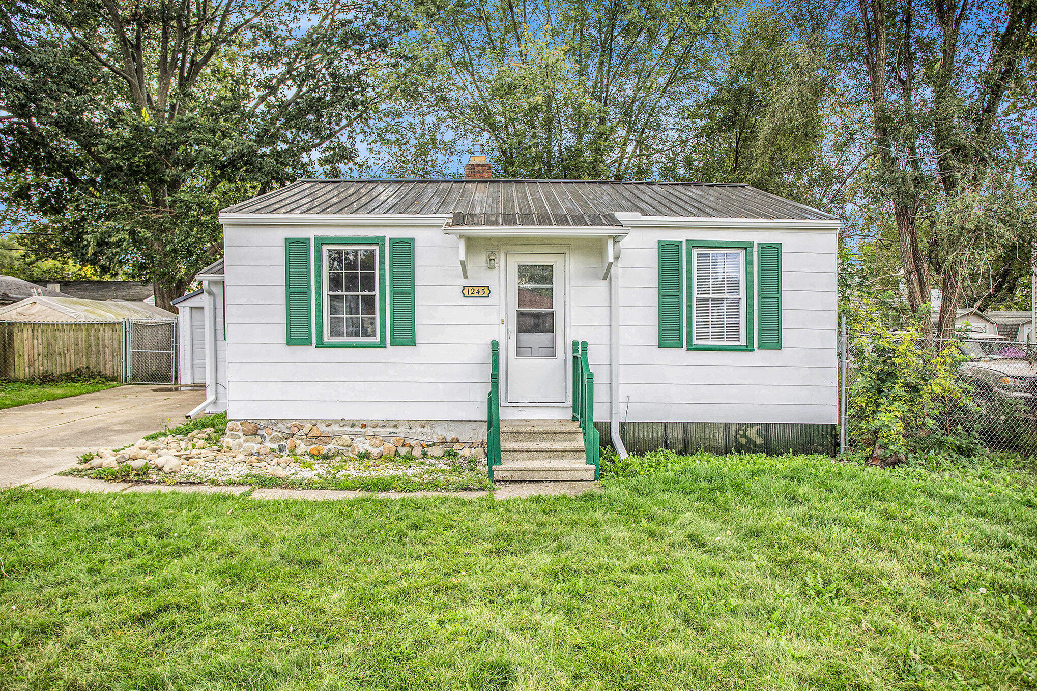 1243 West Territorial Road Battle Creek, MI 49015 - Photo 2 of 16 file_751