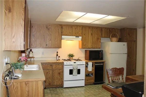 $524,999 | 12141 Centralia Street, Unit 119, Lakewood, CA 90715