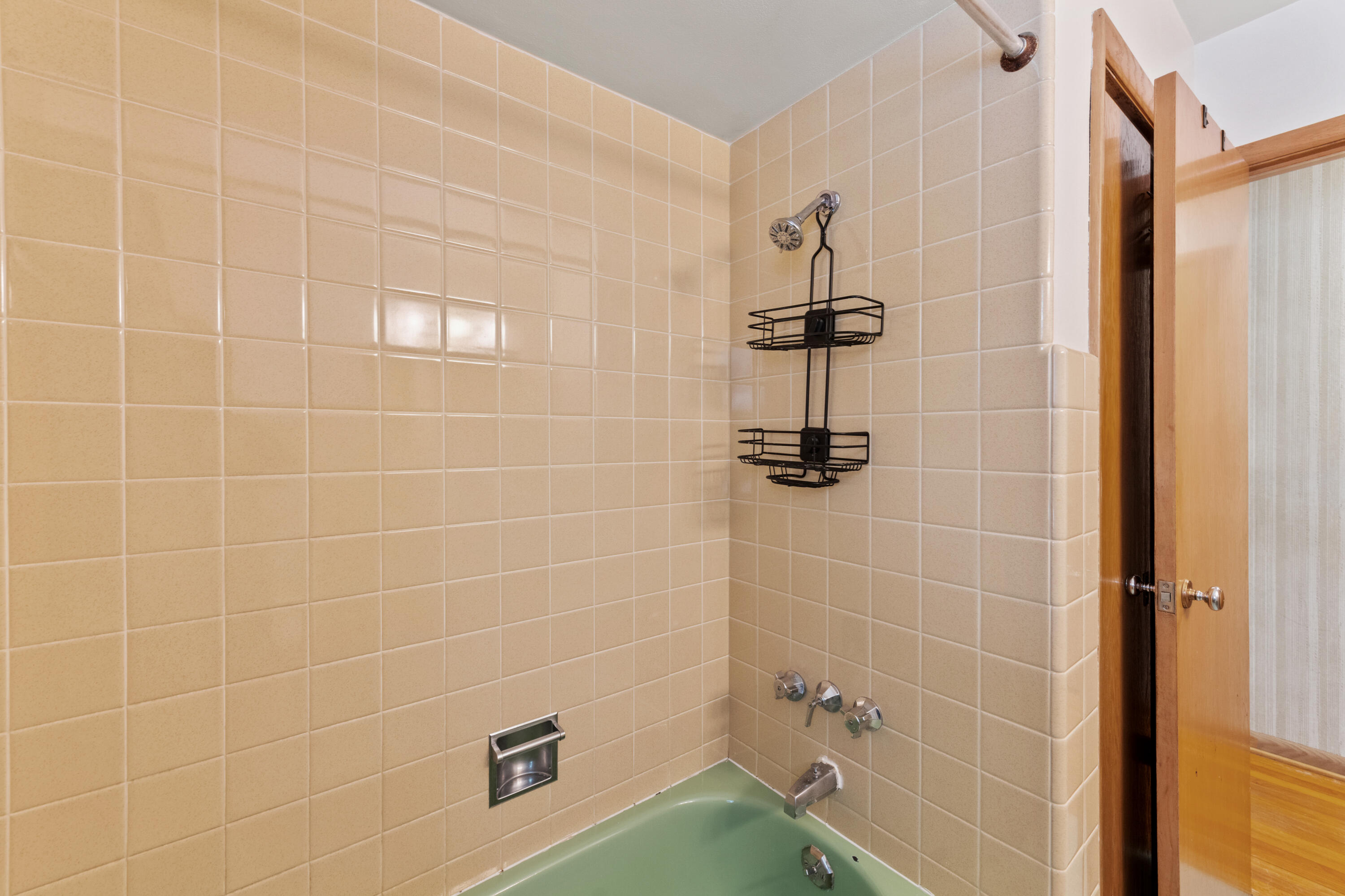 1922 West Mill Road Glendale, WI 53209 - Photo 25 of 39 Full Bath